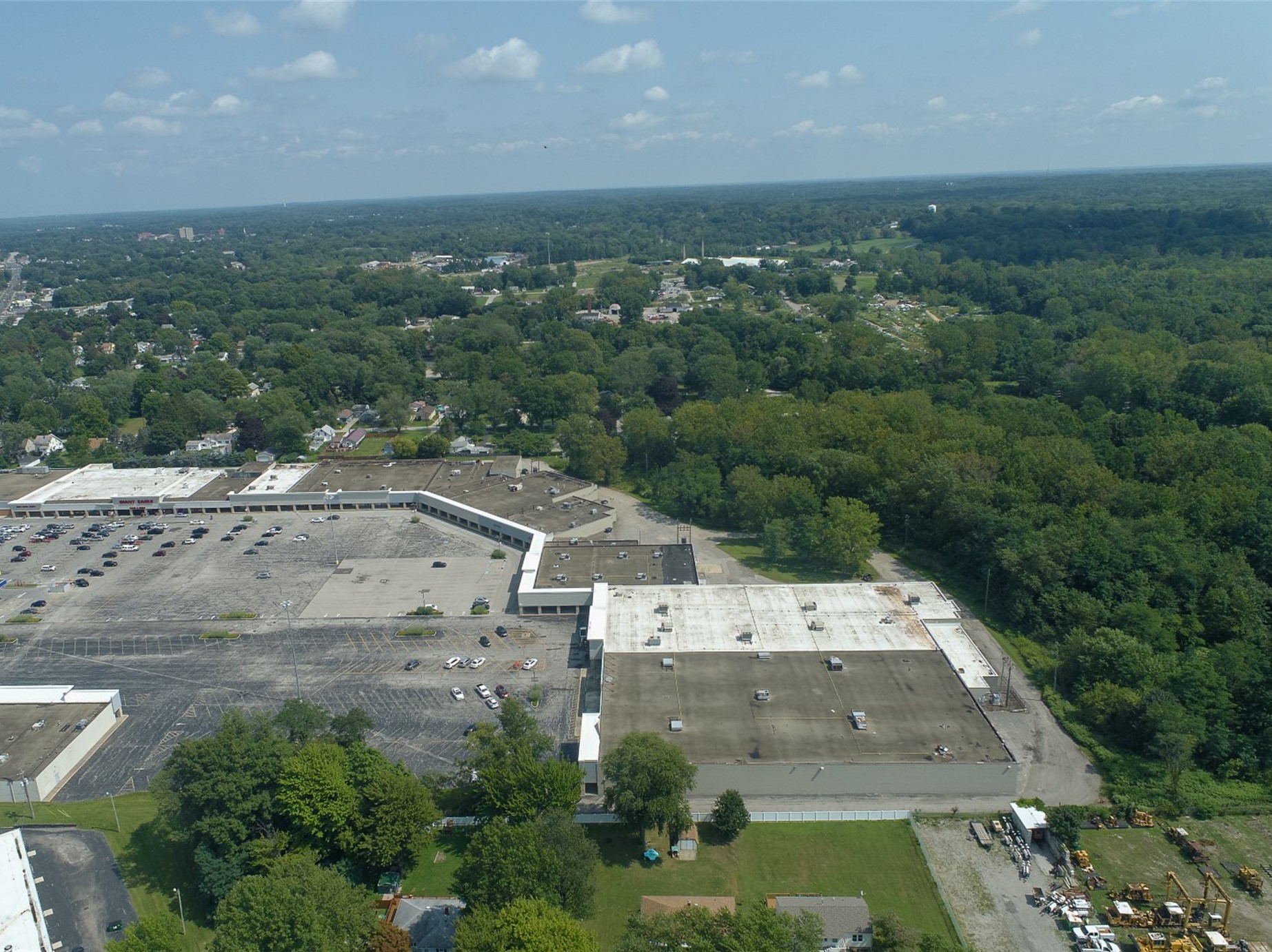 Saybrook Plaza Big Lots & Giant Eagle Anchored (Cleveland MSA