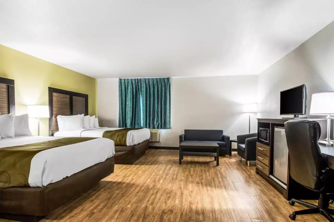 Quality Inn Lancaster Marketplace