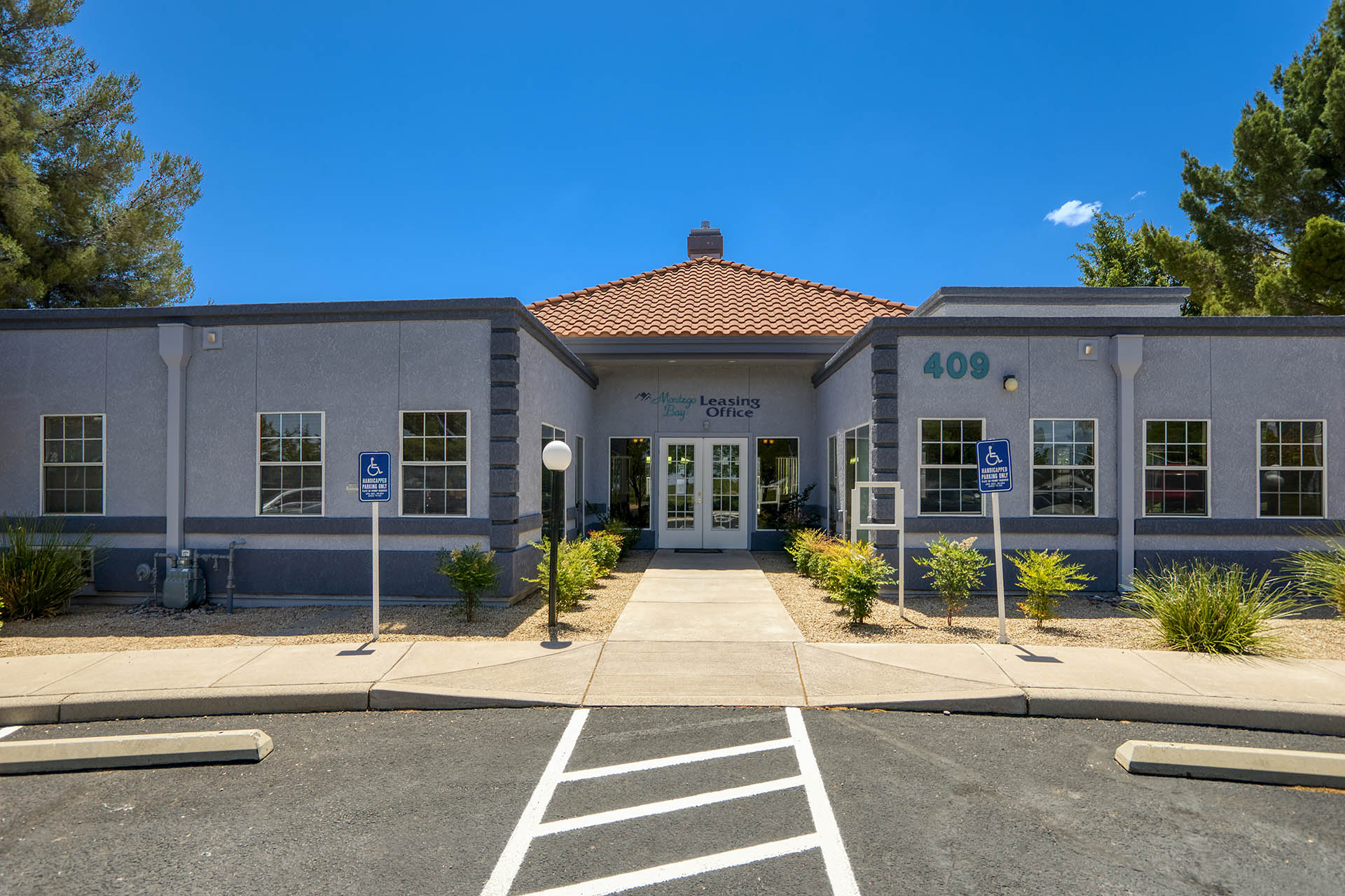 Montego Bay Apartments Marketplace