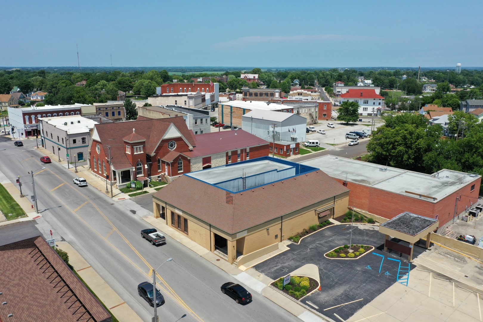 Former Bank Branch With DriveThru Trenton Missouri Marketplace