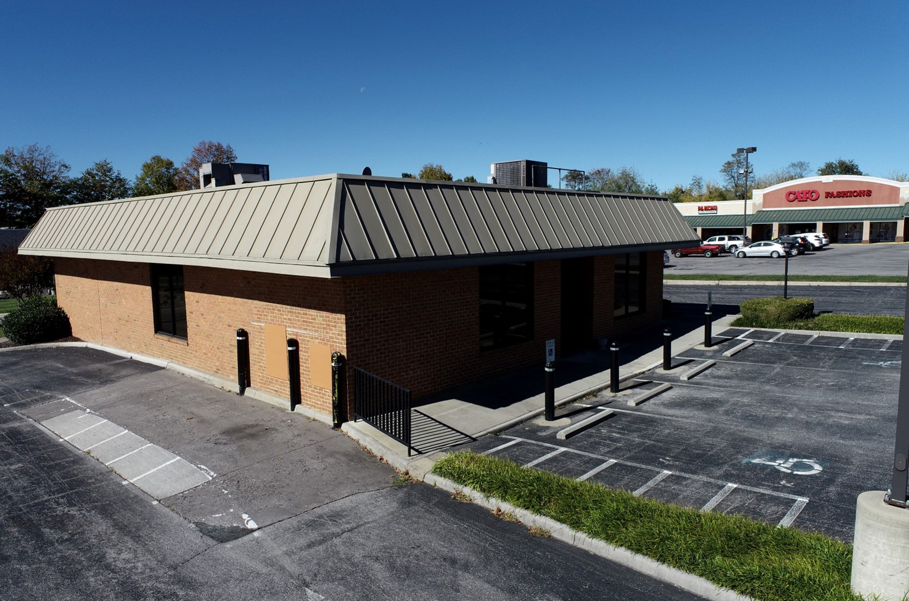 Former BB&T Bank (Bank Owned) 20K VPD Marketplace