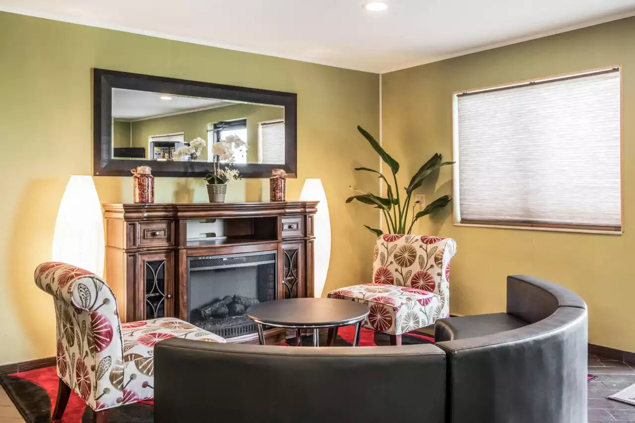 Quality Inn Lancaster Marketplace