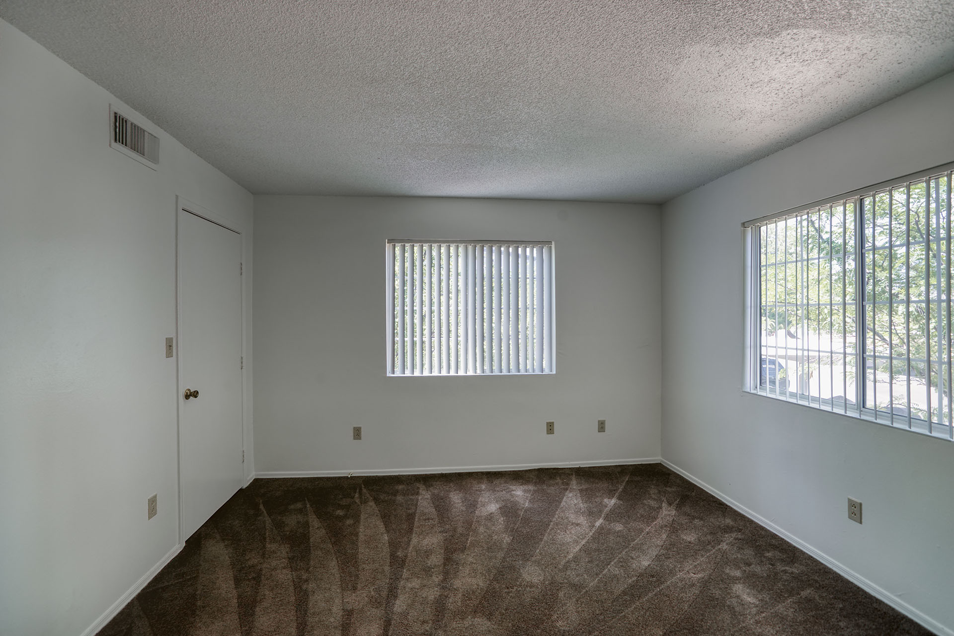 Montego Bay Apartments Marketplace