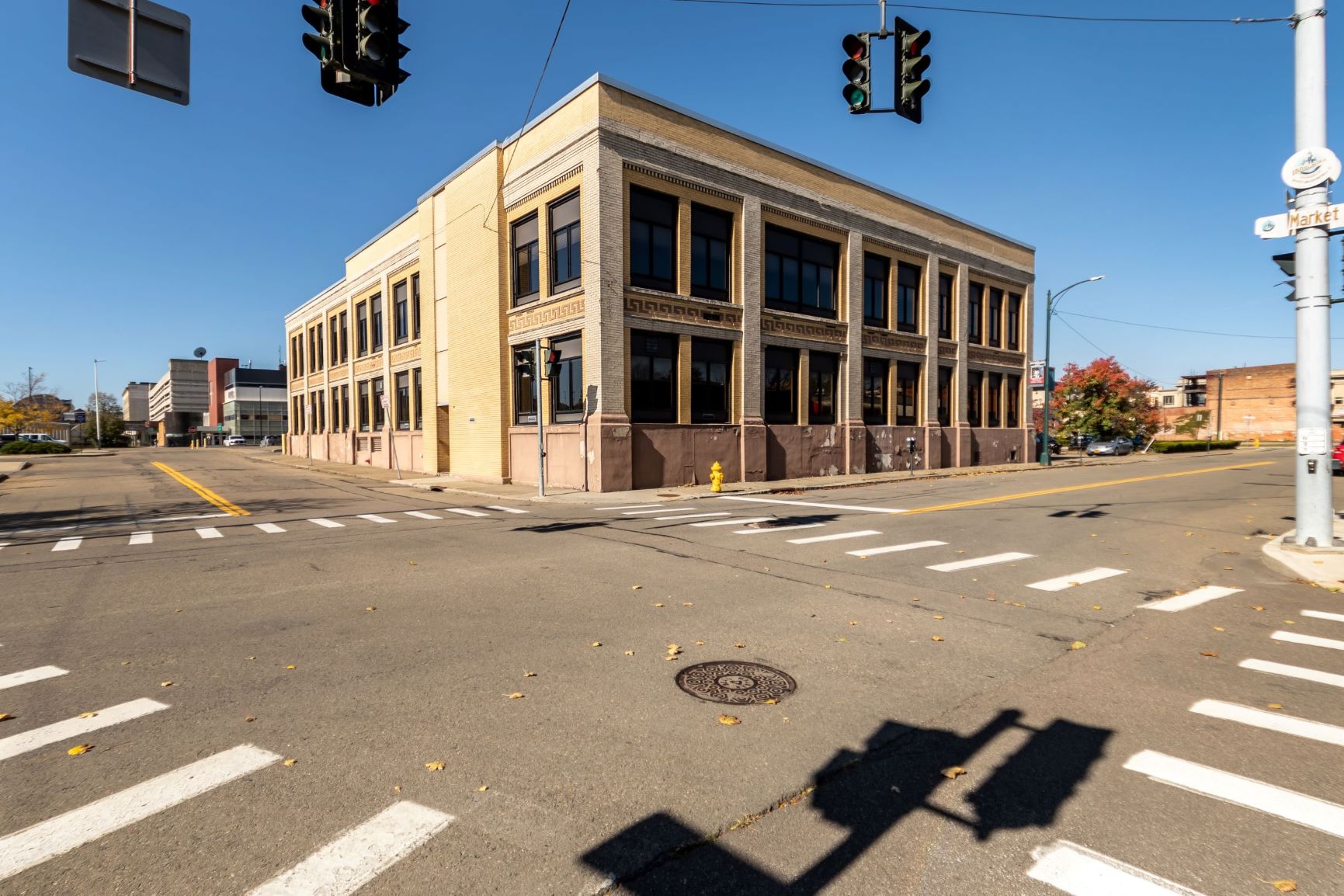 50 000 SF Commercial Building Full City Block Marketplace