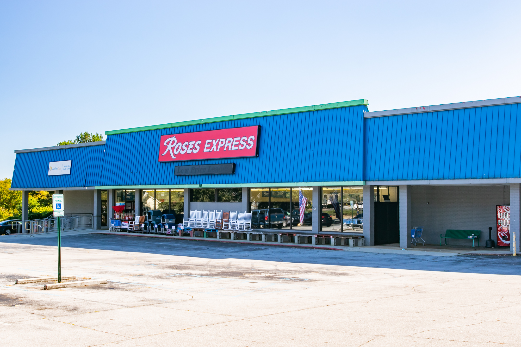 Liberty Plaza Roses Express & Active Day CoAnchors 100 Occupied InPlace NOI ±90,000