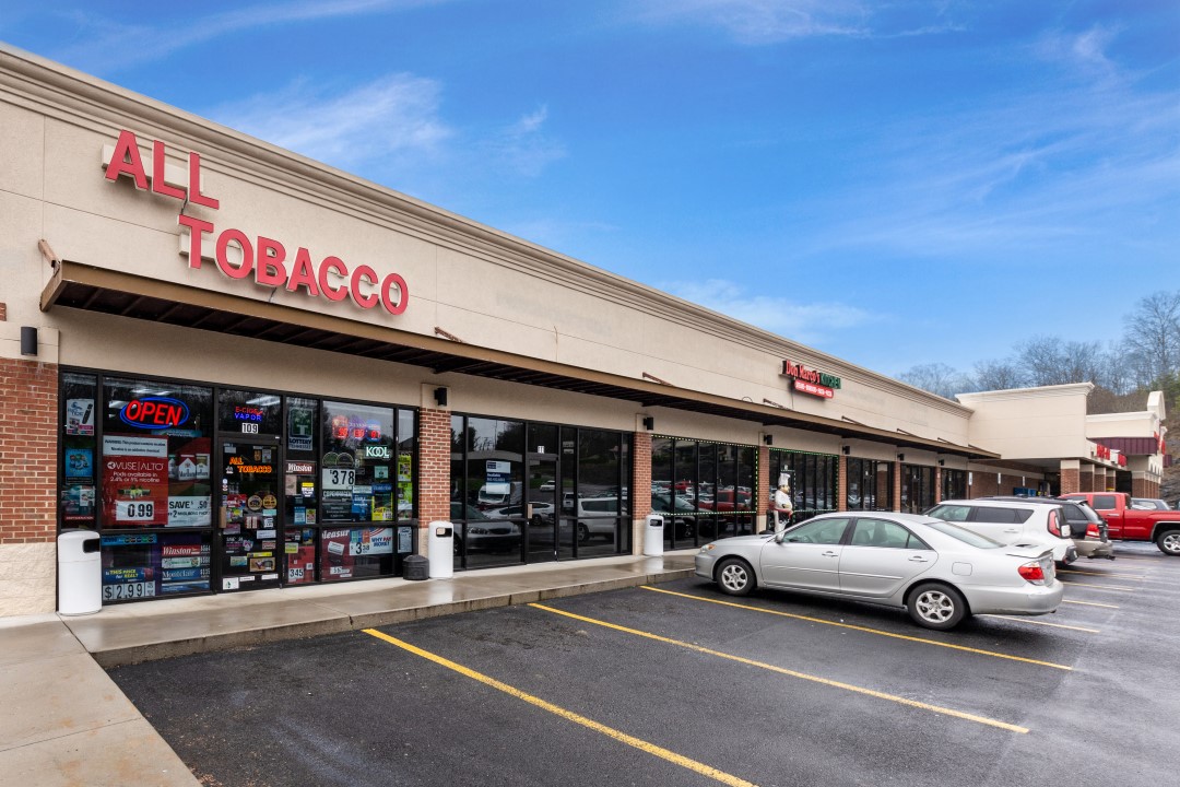 tobacco store dandridge tn Squirewood Village Bucks N Bass (@BucksNBass) •