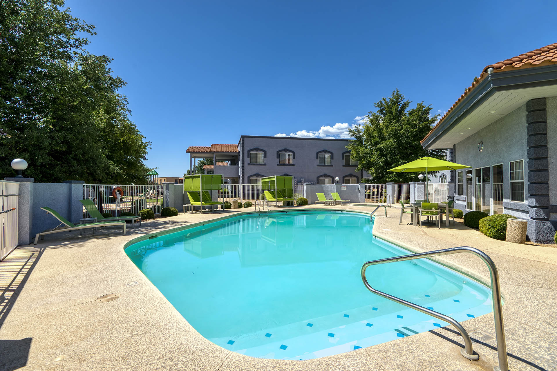 Montego Bay Apartments Marketplace