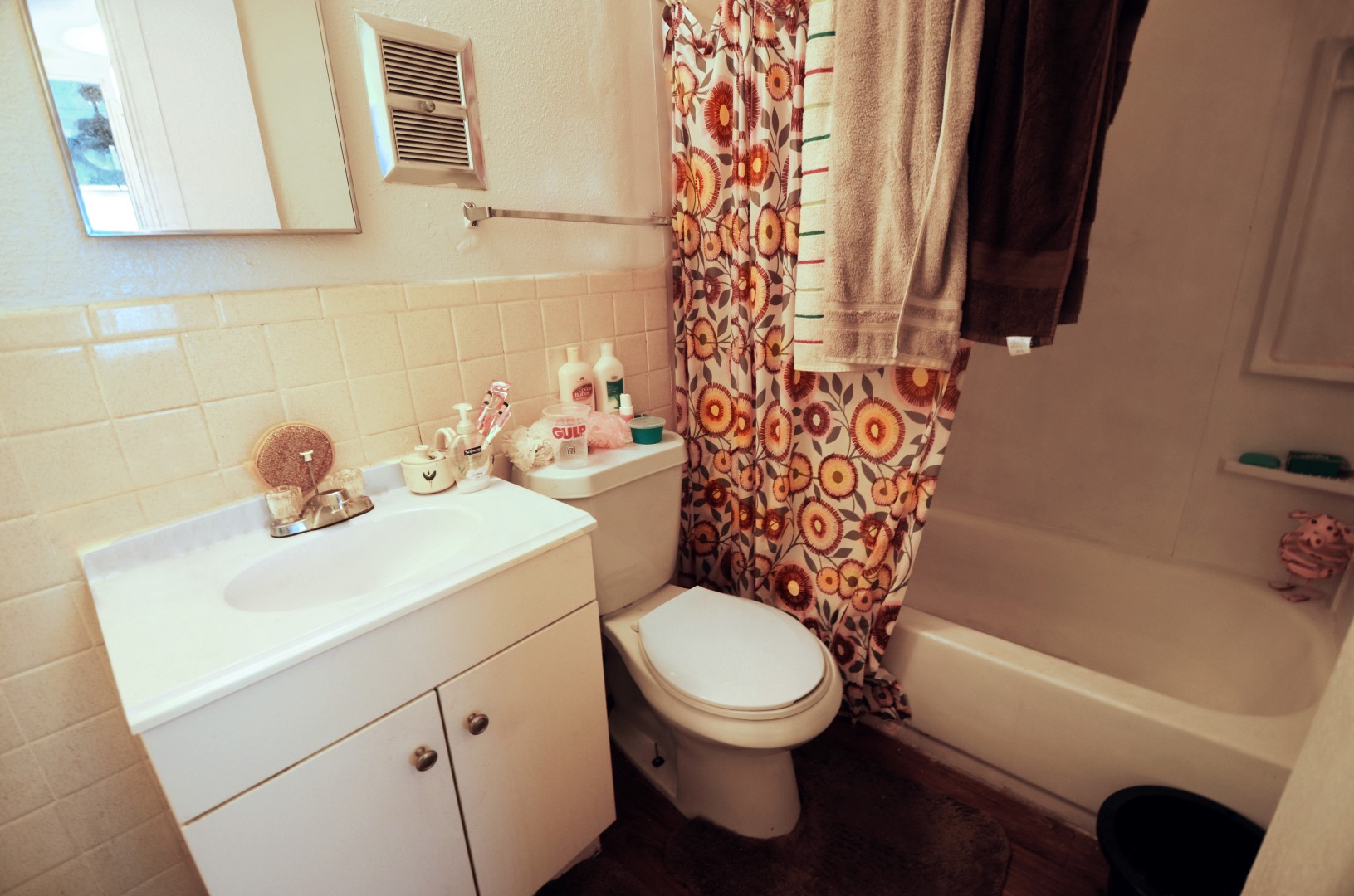 Village Place Apartments Marketplace