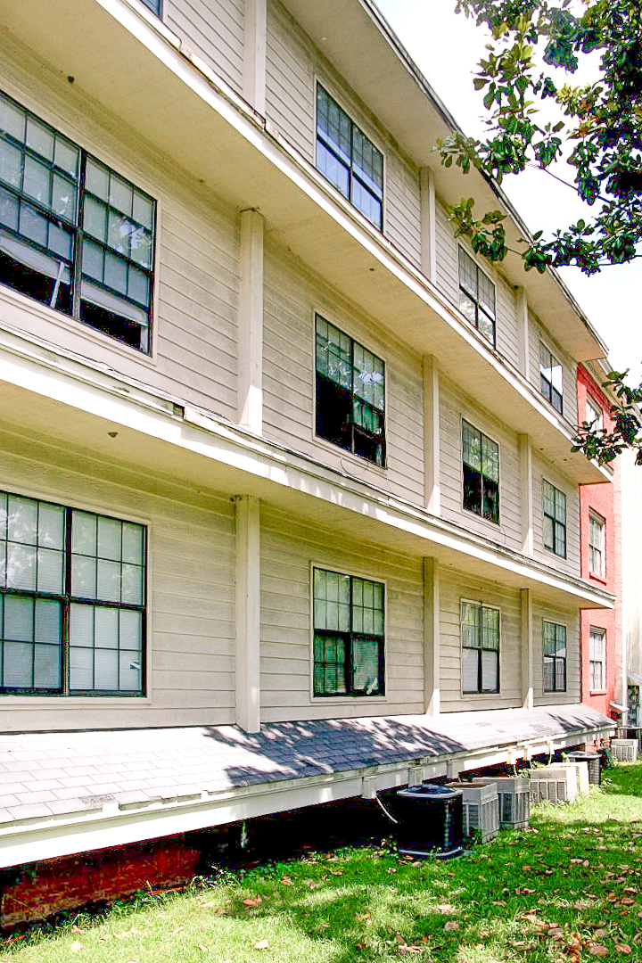 Walnut Square Apartments Marketplace