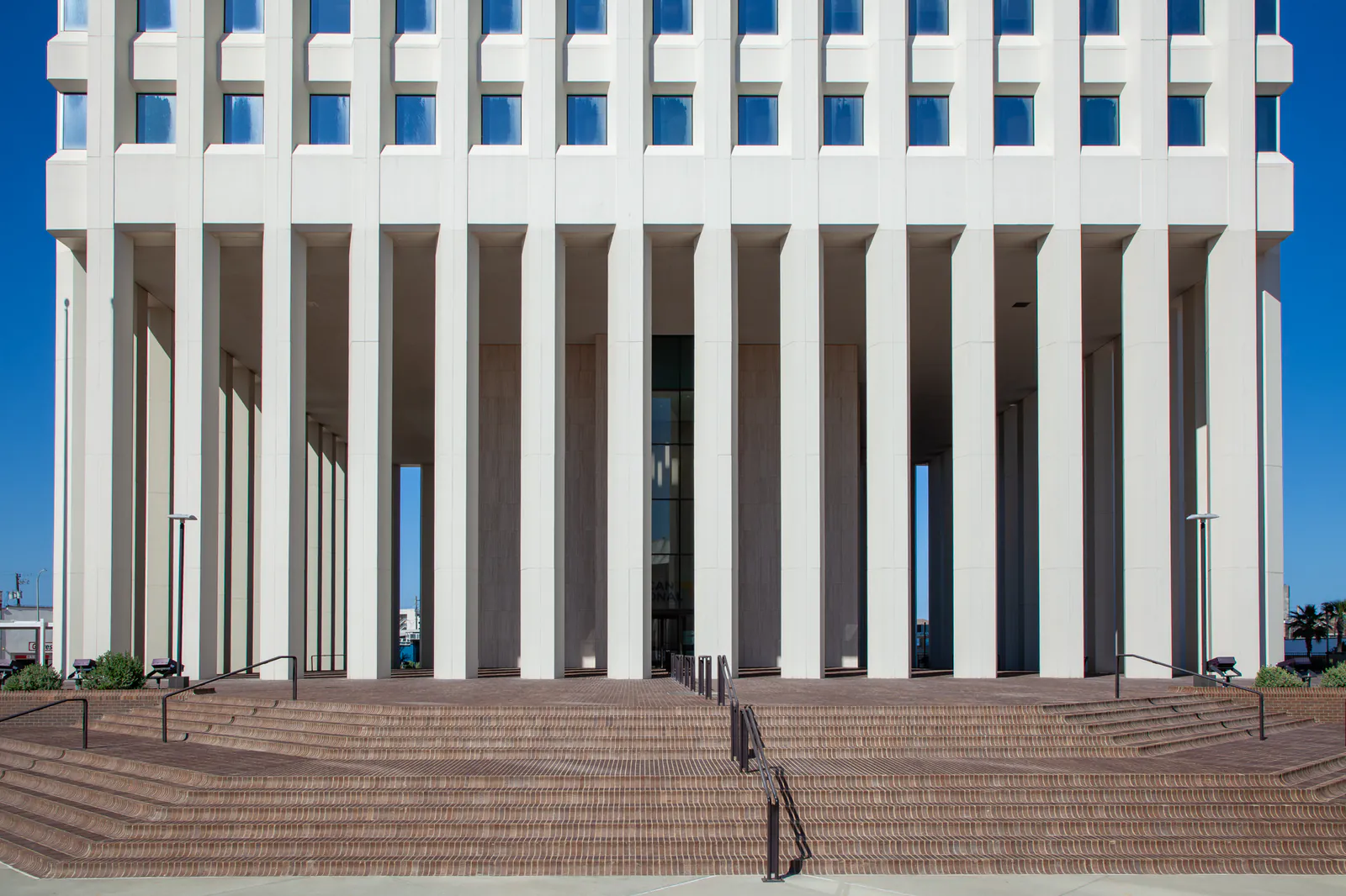 One Moody Plaza Sells: 395,182 SF Galveston Tower Trades Via Online Auction