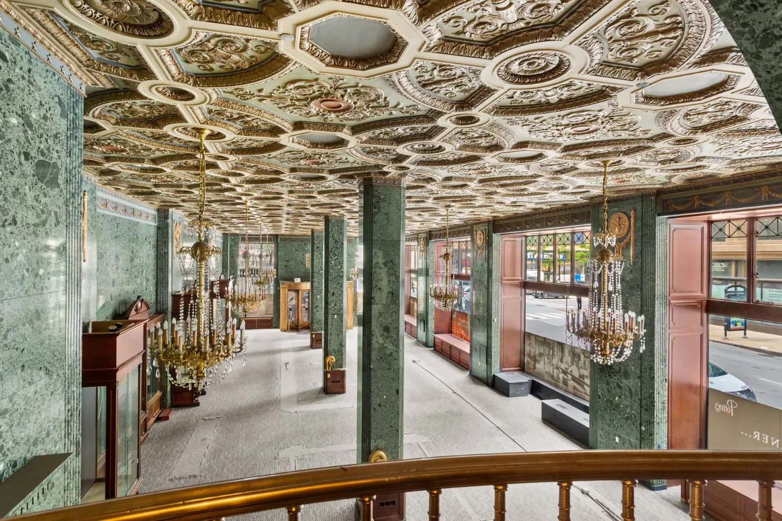 Palmer House Retail Heads to Auction Three Years After Lender Took Control