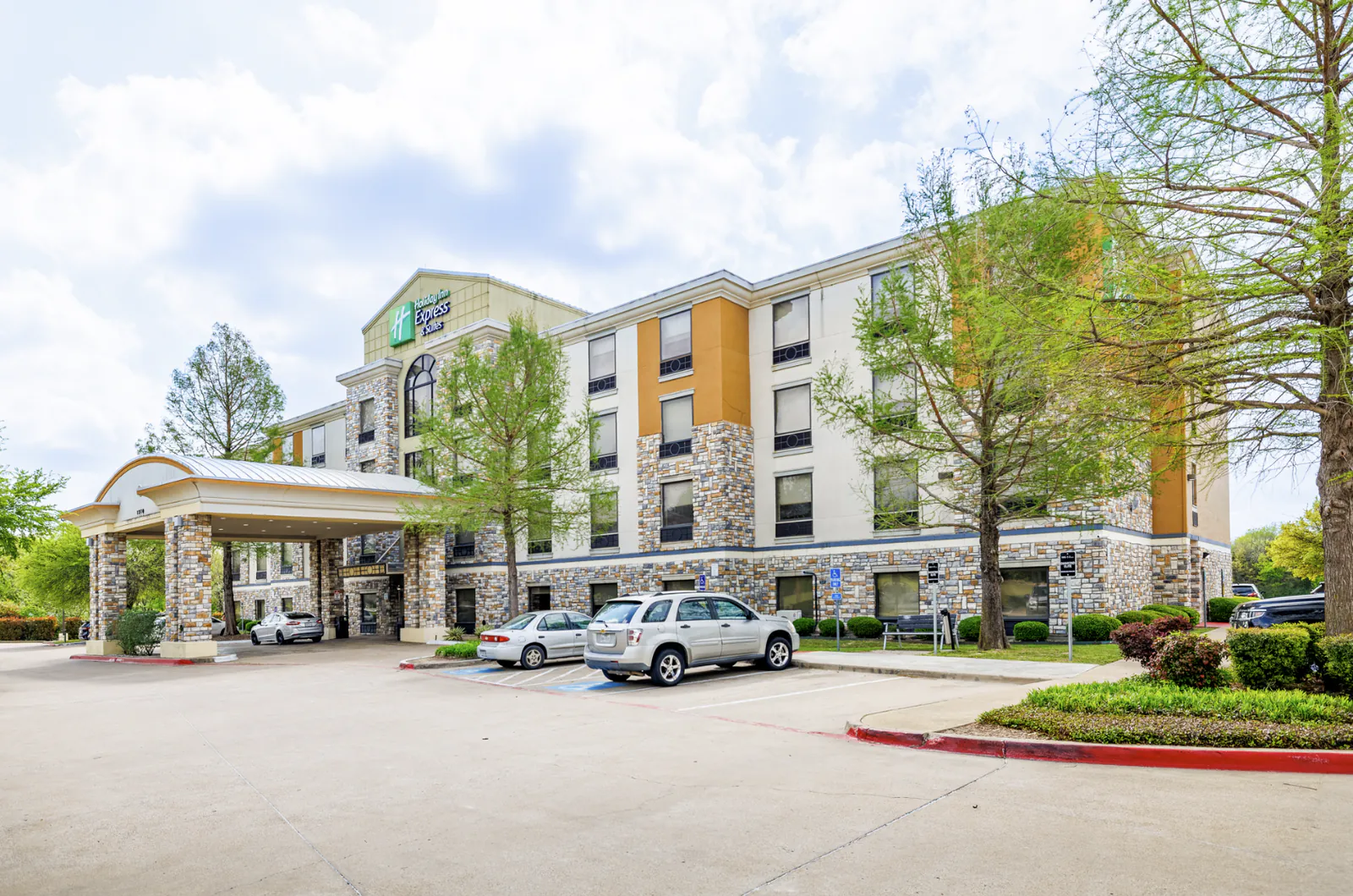 Holiday Inn Express & Suites Dallas South